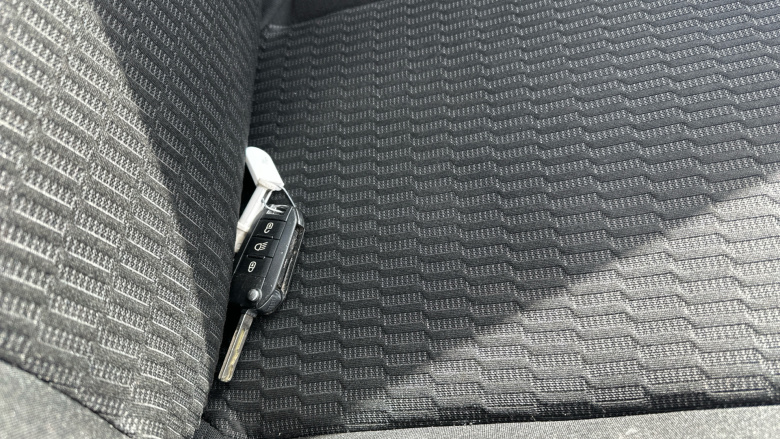 Peugeot 208 1.2 PureTech 82 Signature 5dr [Start Stop] Petrol Hatchback